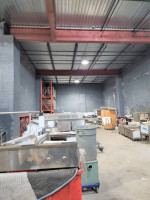 ***Mint Condition Warehouse, 20 Ft Ceilings***Yard Space**Hard to Find