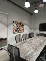 Embrace Hyde Park's Blossoming Beauty: Quaint Office Space for Rent!