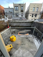 1650 SQFT on Morris Park Ave - Dry Uses Welcomed - Little Yemen