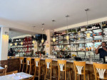 SOHO Corner Rest/Bar - Fully Vented