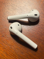 Apple AirPods (1st generation)