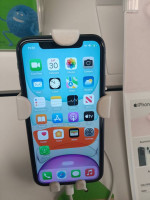 iPhone 11 / 12 deals & Motorola Rzr