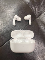 Apple airpods pro 1st gen