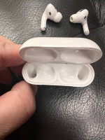 Apple airpods pro 1st gen
