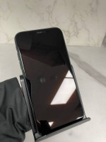 iPhone XR 64gb Unlocked ID: 00778