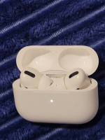 Apple airpods pro 1st generation