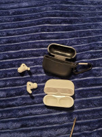 Apple Airpods pro 1st gen + carry case