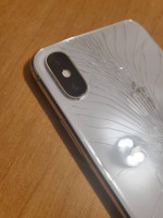 iPHONE X 64GB cracked back (Cricket /ATT Prepaid)