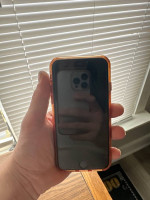 iPhone SE RED (iPhone 5 size iPhone 11 tech)