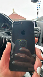 iPhone 8 Plus 64gb SCREEN DOESNT WORK