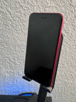 Great conditon iphone se 2nd gen 64gb product red unlocked