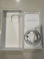 iPhone 15 Pro 128 GB Unlocked Black Titanium Mint / Like New