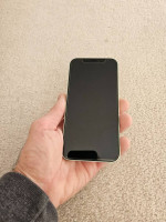 iphone 12 unlocked  verizon carrier 5GB no scratches screen protection