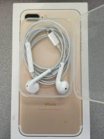 Like new Apple Lightning EarPod Headphone