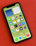iphone 11 64GB Carrier Unlocked / AT&T / Cricket