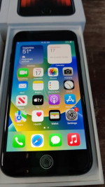 iPhone SE 3rd gen UNLOCKED NEW