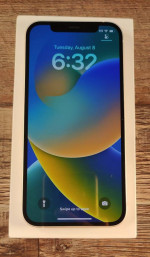 Apple iPhone 12 64 GB in White (MINT)