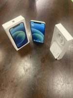 Unlocked iPhone 12 64 GB- Green