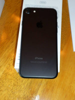 iPhone 7 32 GB Very Clean and Works Great