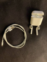Apple Airpods 2nd Gen w/charging case and cable