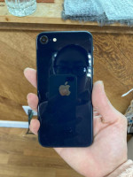 Factory unlocked Iphone SE 3rd gen (2022) 64GB