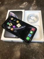 Unlocked iPhone XR 64 GB- Black