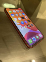 att or cricket Iphone 11 Like New.