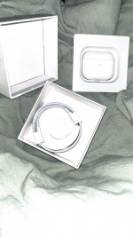 AIRPODS -Apple