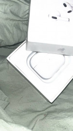 AIRPODS -Apple