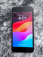 Apple iPhone SE UNLOCKED 2020 MODEL