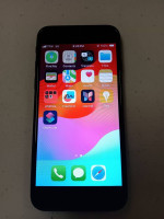 iPhone SE 2022 5G 64gb midnight black. Unlocked to any company