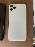 Apple iPhone 11 Pro Max, 256GB & extras