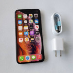 iPhone Xs Gold - UNLOCKED - Like New