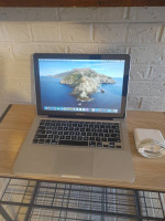 MacBook Pro (i5 processor, 8 gb ram, 250 gb ssd)
