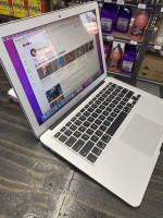 2017 Apple MacBook Air 13 1.8GHz Intel Core i5 8GB RAM 256GB SSD