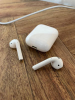 Apple AirPods - (2nd generation)