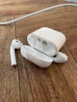 Apple AirPods - (2nd generation)