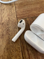 Apple AirPods - (2nd generation)