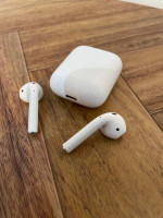 Apple AirPods (2nd generation)