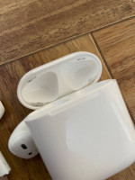 Apple AirPods (2nd generation)