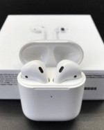 Apple Airpods 2nd Gen ! New in the selaed Box
