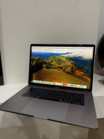 2019 Macbook Pro 15 inch -32GB Ram/ i9-