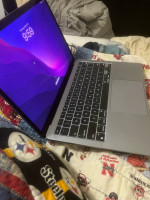 Macbook air 13.3” M1 chip
