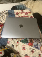 Macbook air 13.3” M1 chip