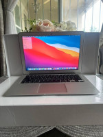 Apple MacBook Air A1466 13” Laptop Intel i5 4GB RAM 256GB SSD MacOS Bi