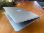 13” MacBook Air 1.4i5 4r 128sd / 2014 *Includes adapter
