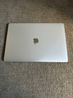 MacBook Pro 15” 6 core i7 Touchbar