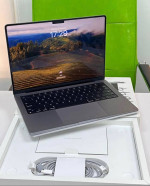 MacBook Pro 2023, 14 inch - M2 Max 64gb, Memory 2tb
