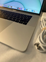 2017 Apple Touch Bar MacBook Pro Retina 15" Core i7 500Gb SSD 16GB Ram