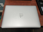 --- 2017 MacBook Air --- i7 A1466 Model with USB ports -- 256GB SSD !